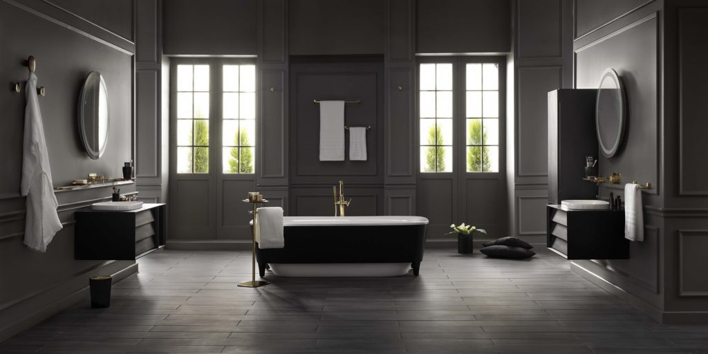 freestanding vs built-in baths