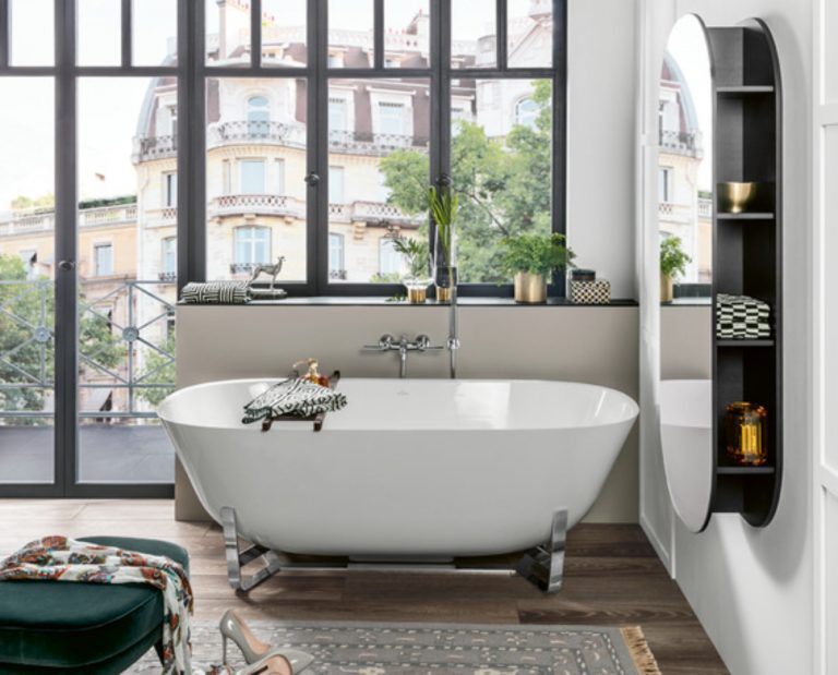 freestanding vs built-in baths